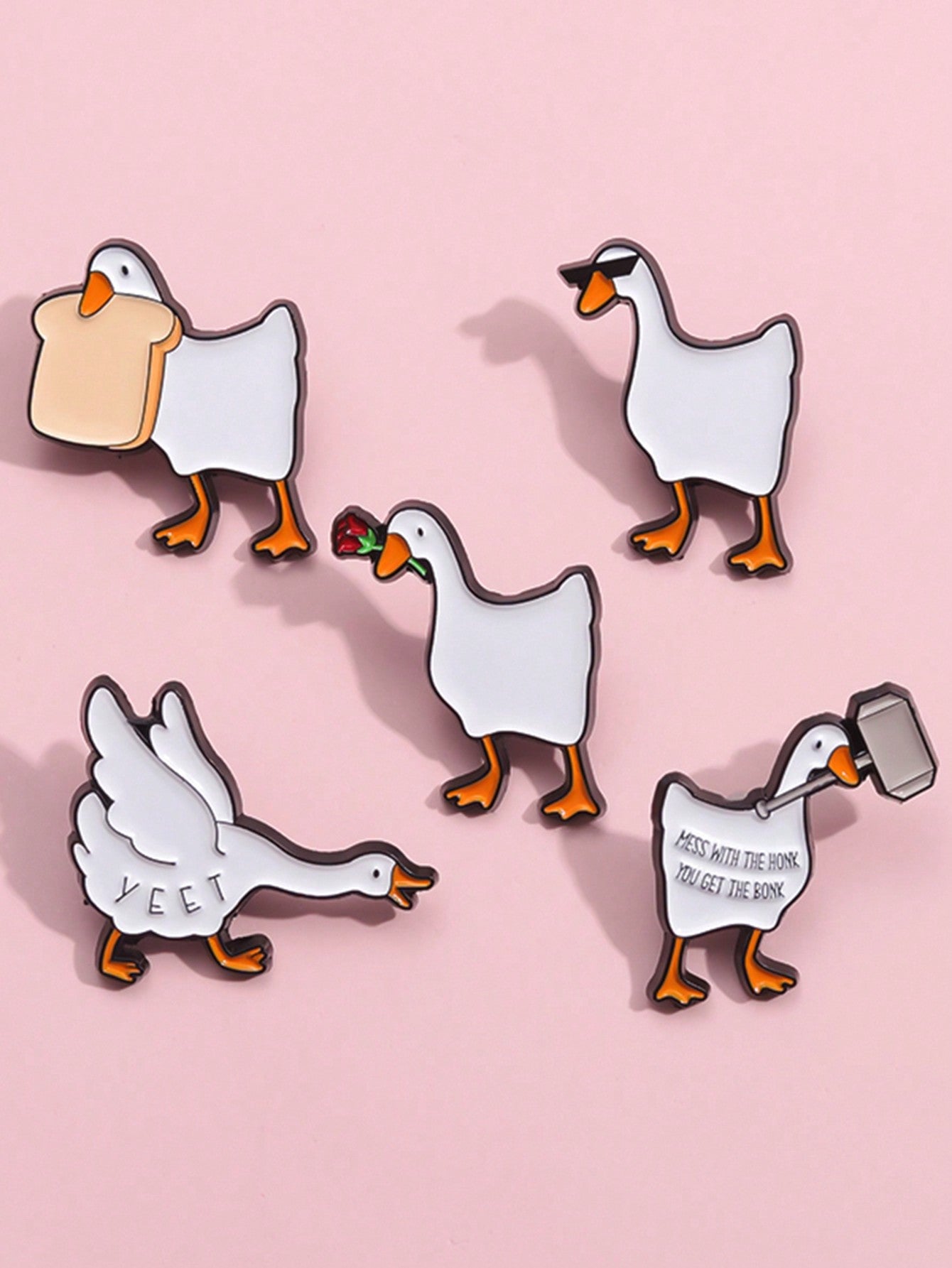 QIHOO 5er-Pack Gansenspiel Emaille-Anstecker - Anpassbares 'Honk You Get the Bonk' Broschen-Set