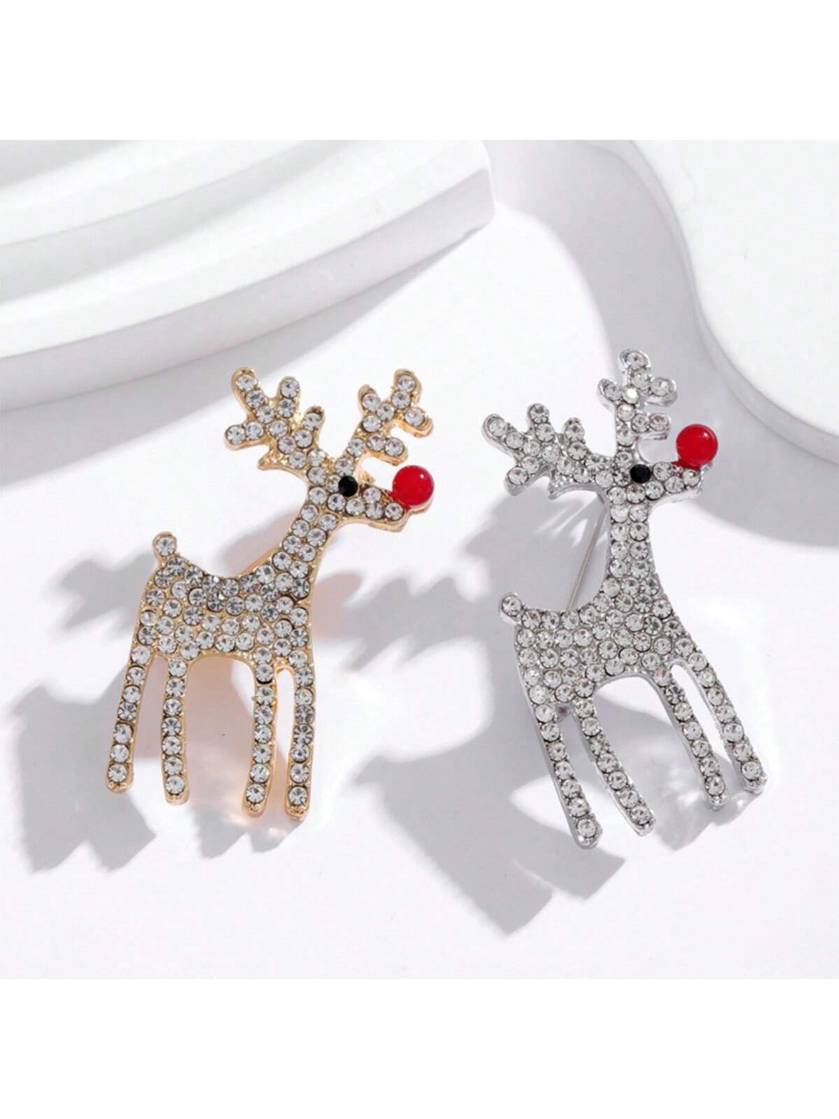 Funkelnde Strass-Reh-Brosche - Elegante Weihnachtsnadel für vielseitigen Feiertagsstil