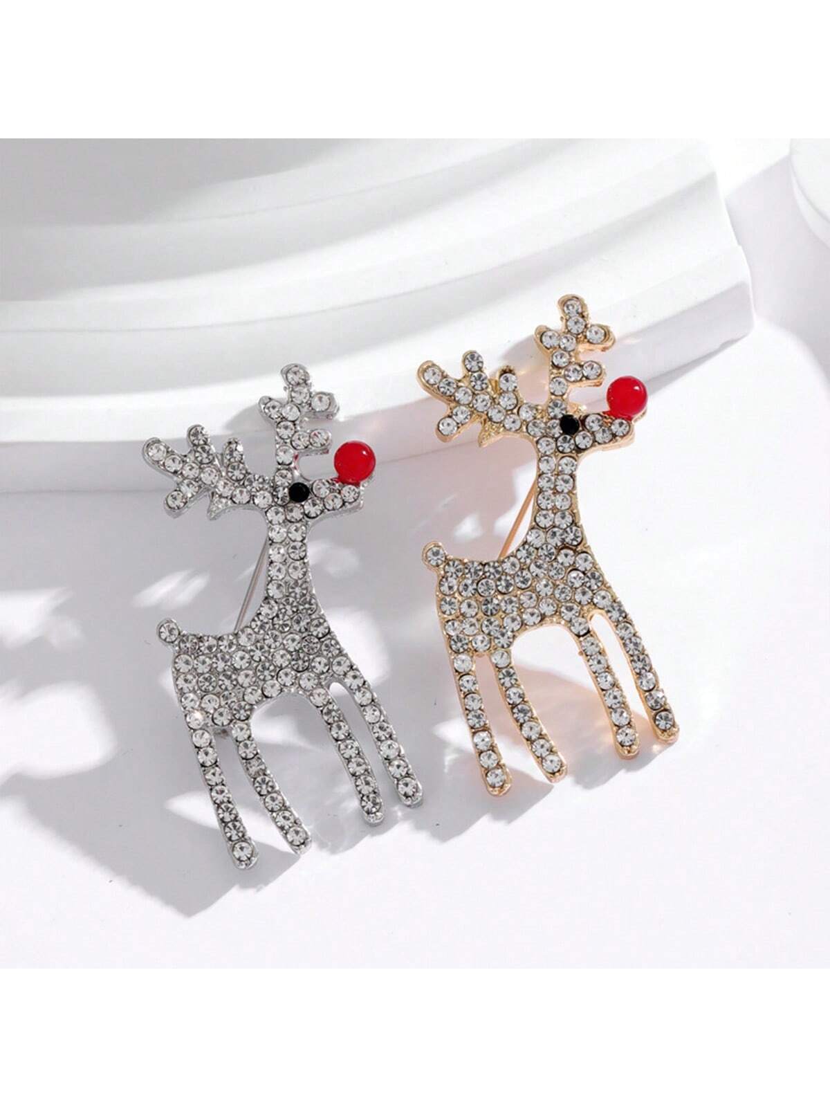 Funkelnde Strass-Reh-Brosche - Elegante Weihnachtsnadel für vielseitigen Feiertagsstil