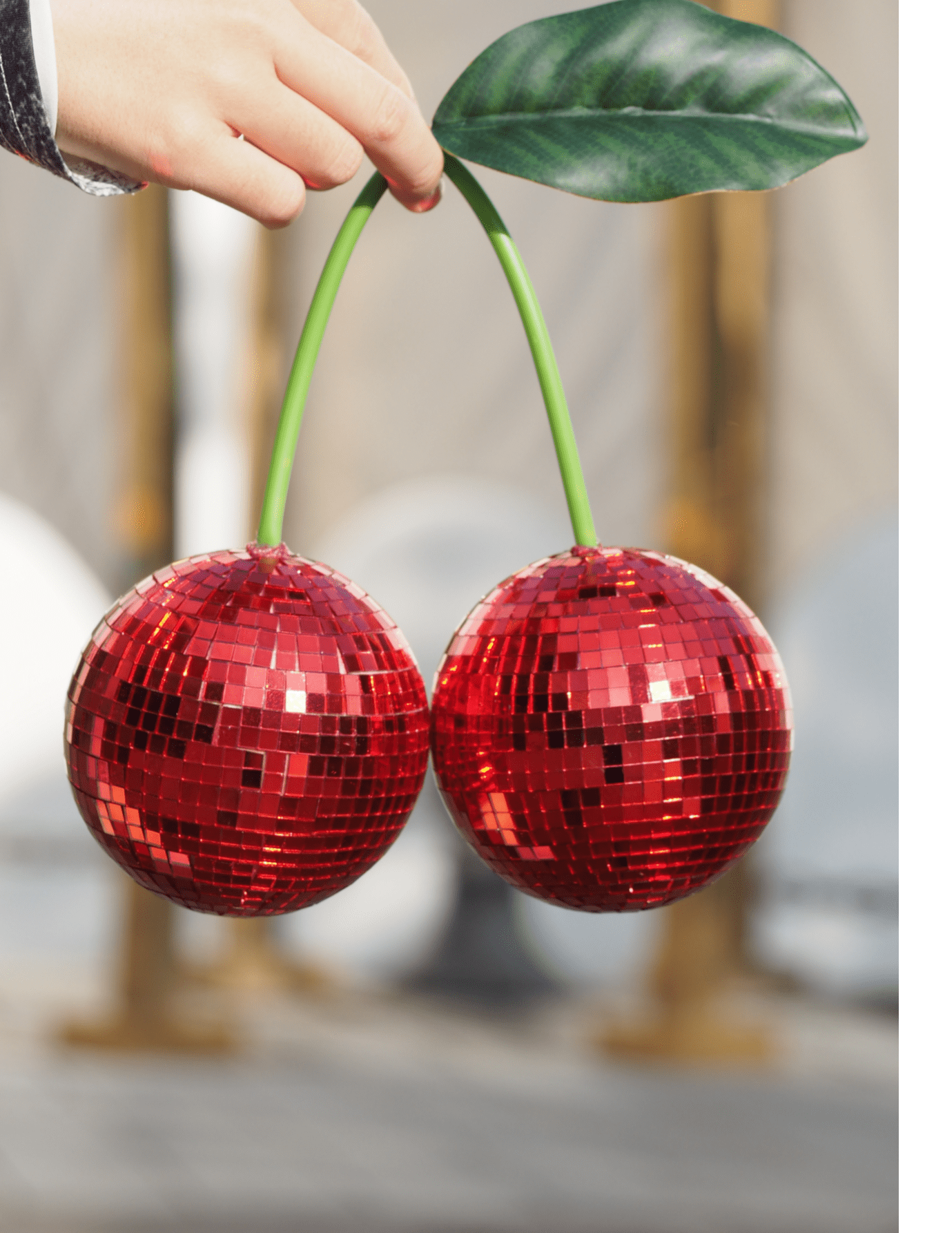 Kirsche Disco Ball Wanddekoration - Lebhaftes pinkes, fruchtinspiriertes hängendes Akzentstück für Zuhause und Partys